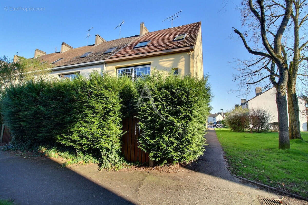 Maison à MAUREPAS