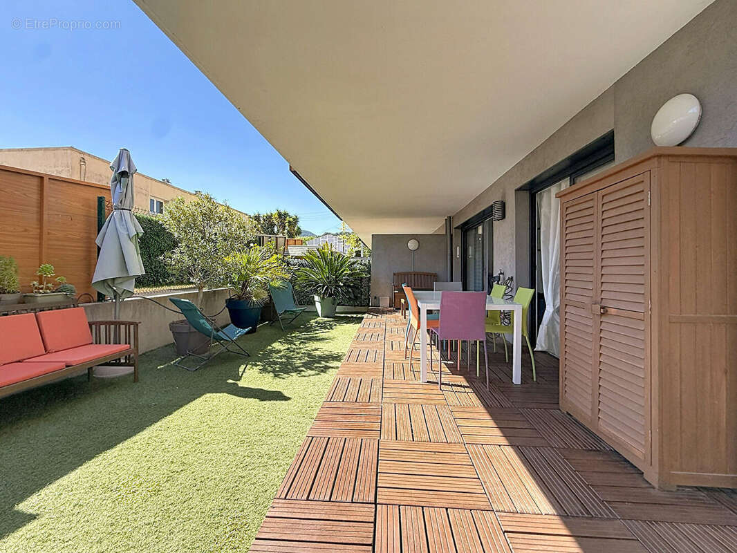 Appartement à CARQUEIRANNE