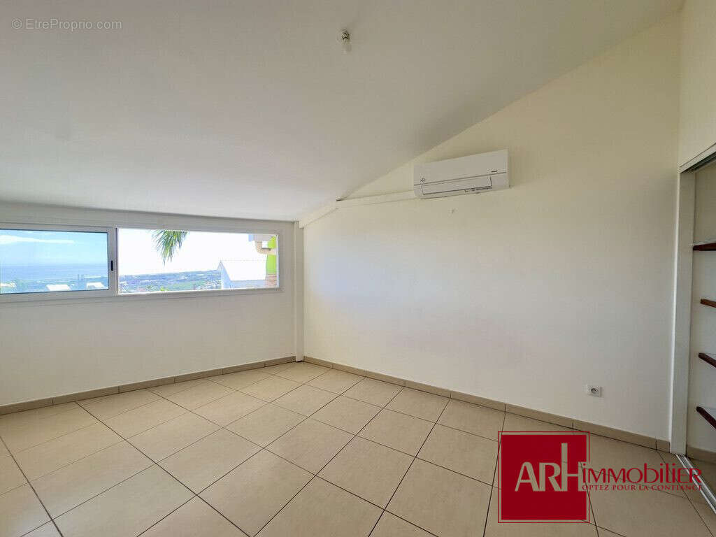 Appartement à SAINT-DENIS