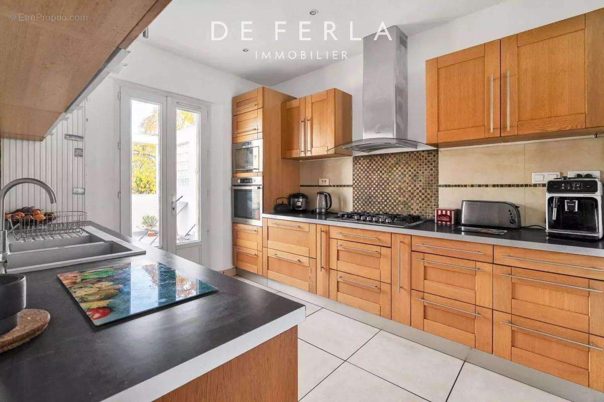 Maison à NEUILLY-SUR-MARNE