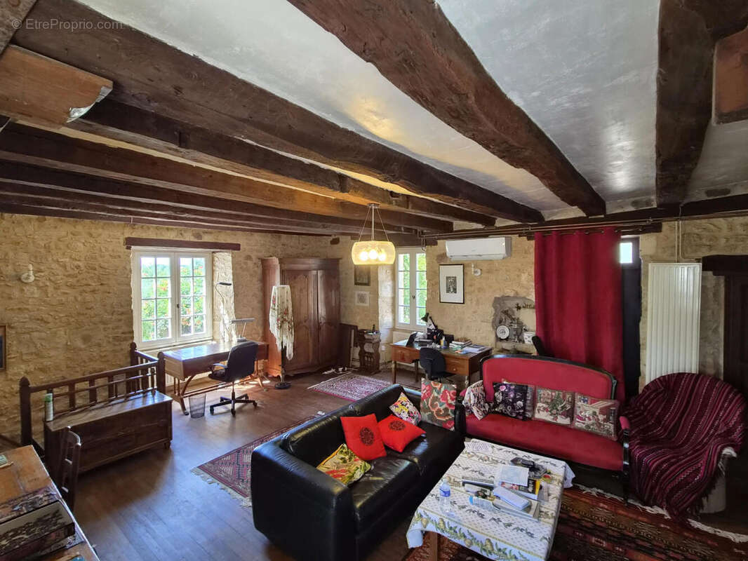 Vallée de la Dordogne, maison de hameau XVIIIème de 186m² avec 3 chambres et piscine - photo 5