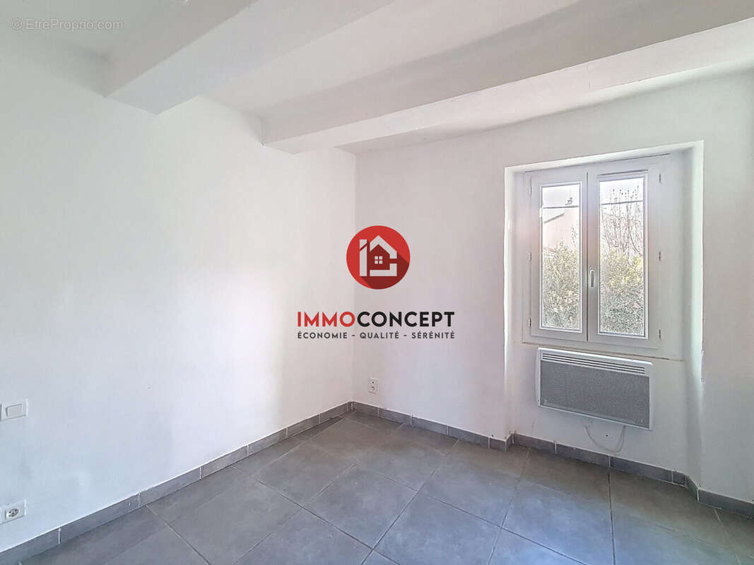 Maison à CADEROUSSE