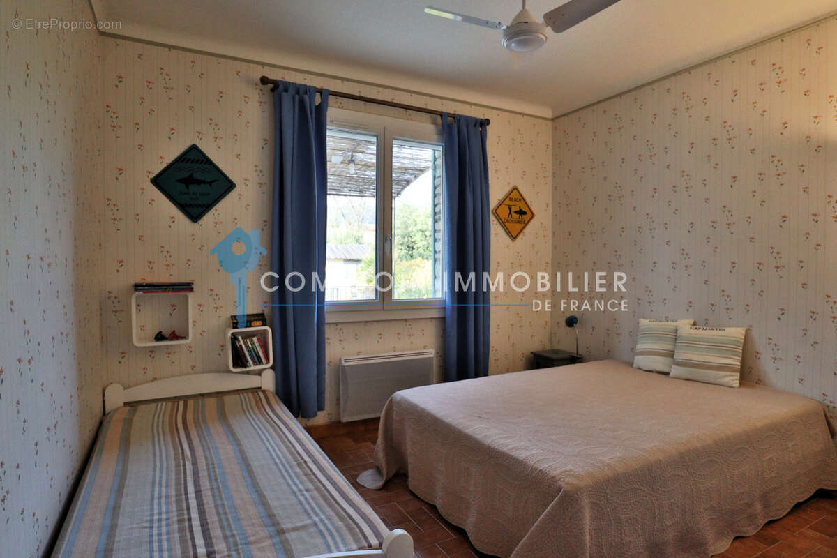 Maison à SAINT-SATURNIN-LES-APT