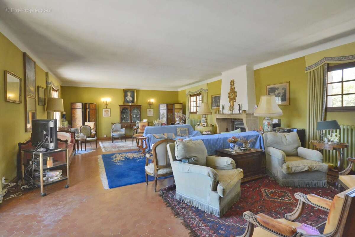 Maison à ROQUEFORT-LES-PINS