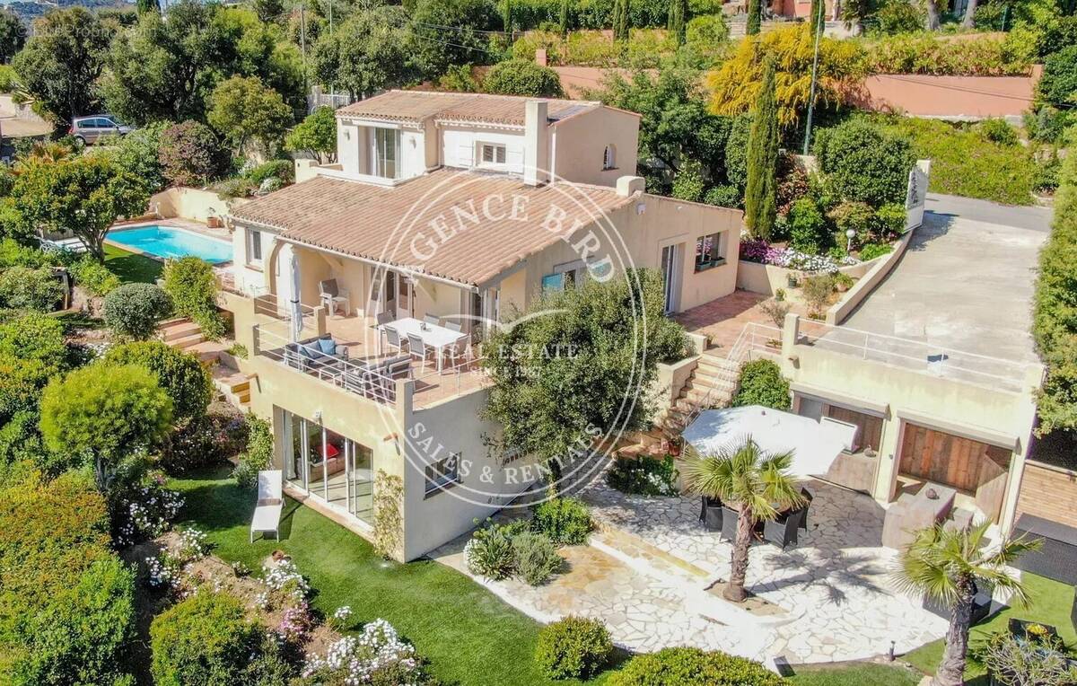 Maison à LES ISSAMBRES