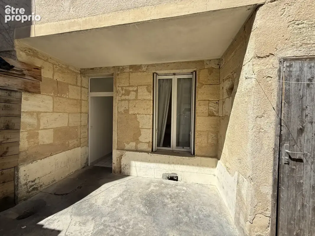 Appartement T2 à rafraîchir avec cours privative - photo 5