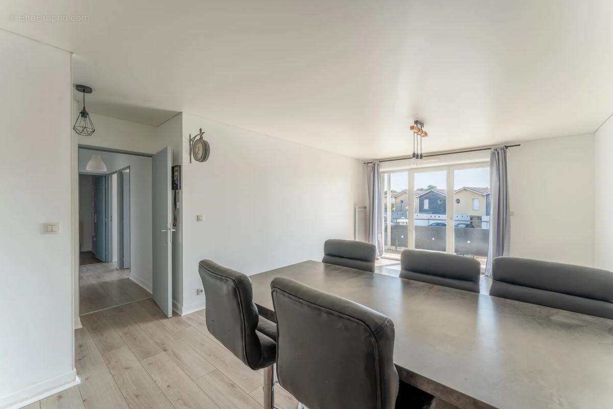 Appartement à LE BARP