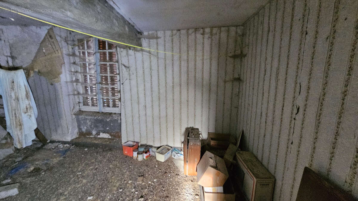 Maison à LASSAY-LES-CHATEAUX