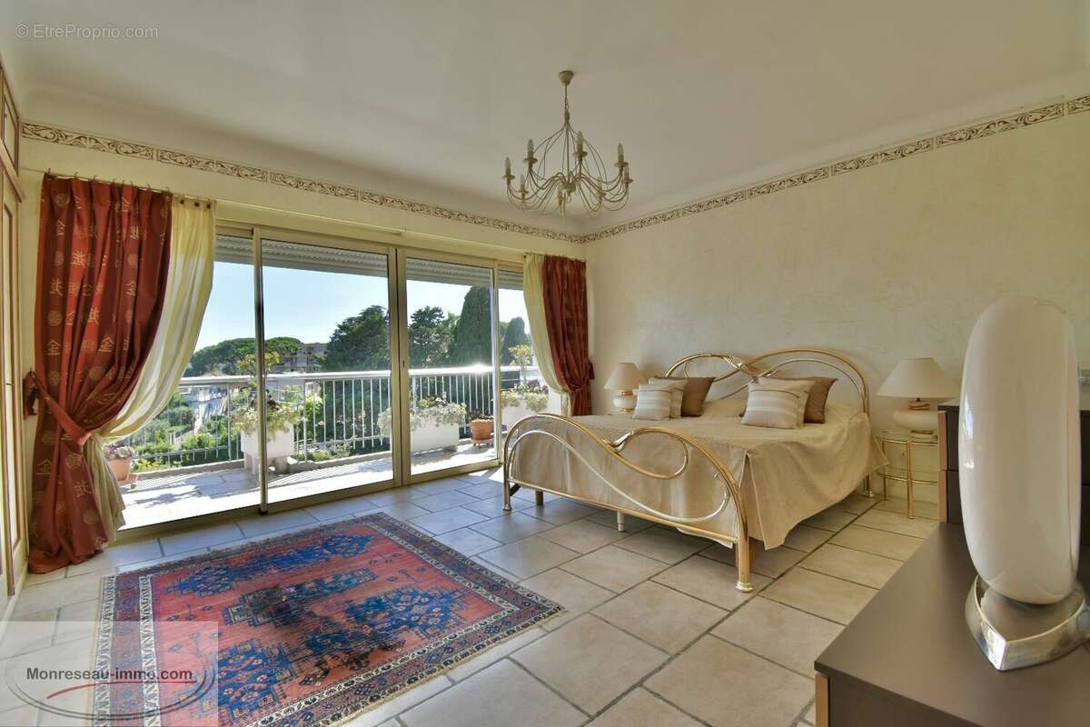 Appartement à LE CANNET