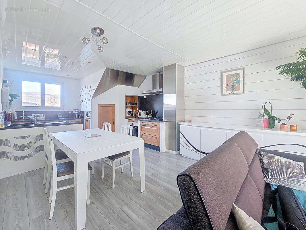 Appartement à SAINT-PIERRE-EN-FAUCIGNY