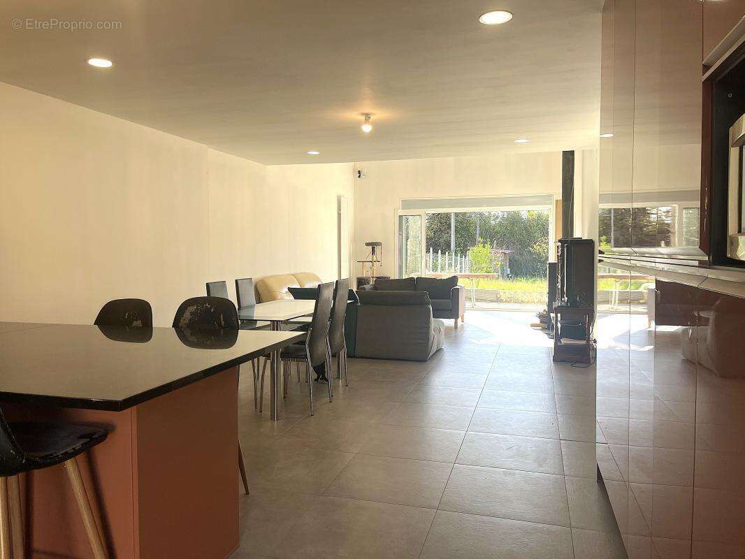 Maison à BLANQUEFORT