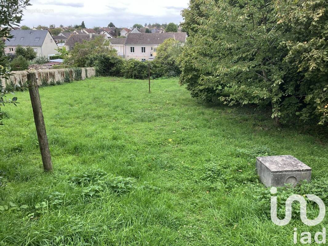 Photo 1 - Terrain à YVRE-LE-POLIN