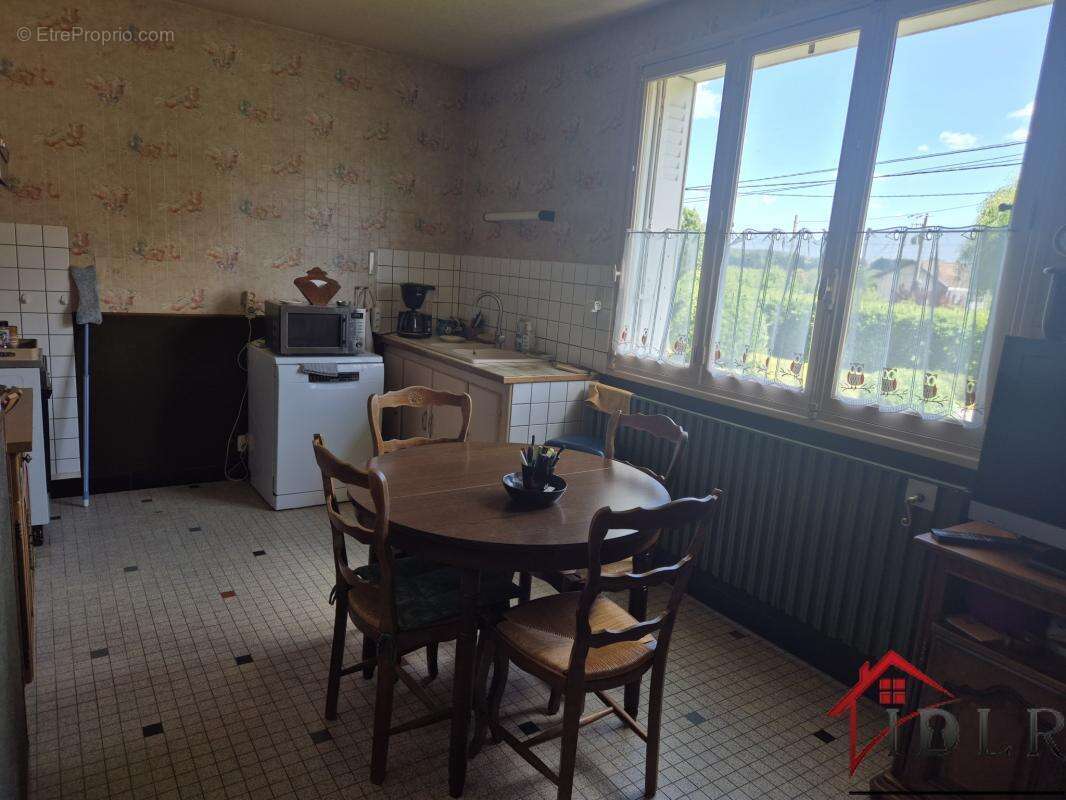 Maison à ROCHES-SUR-MARNE