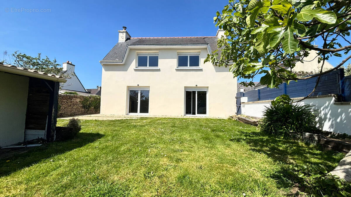 Maison à PLONEOUR-LANVERN