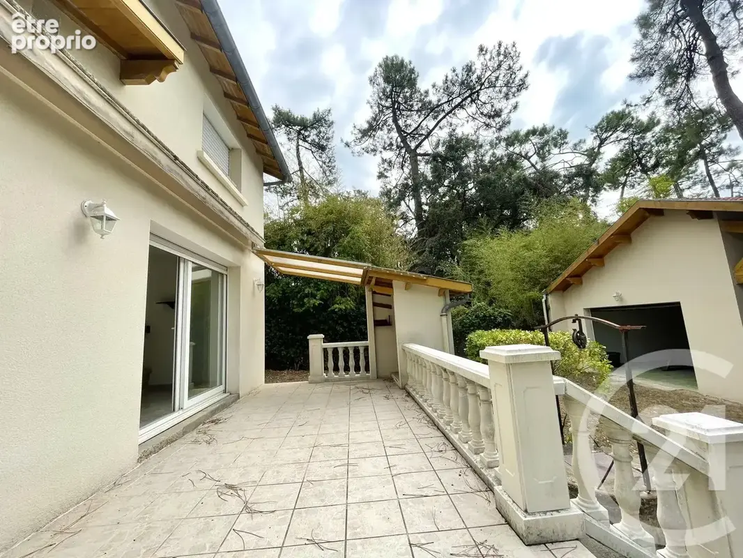 Appartement 106 m² à Saint-Georges-De-Didonne  - photo 16