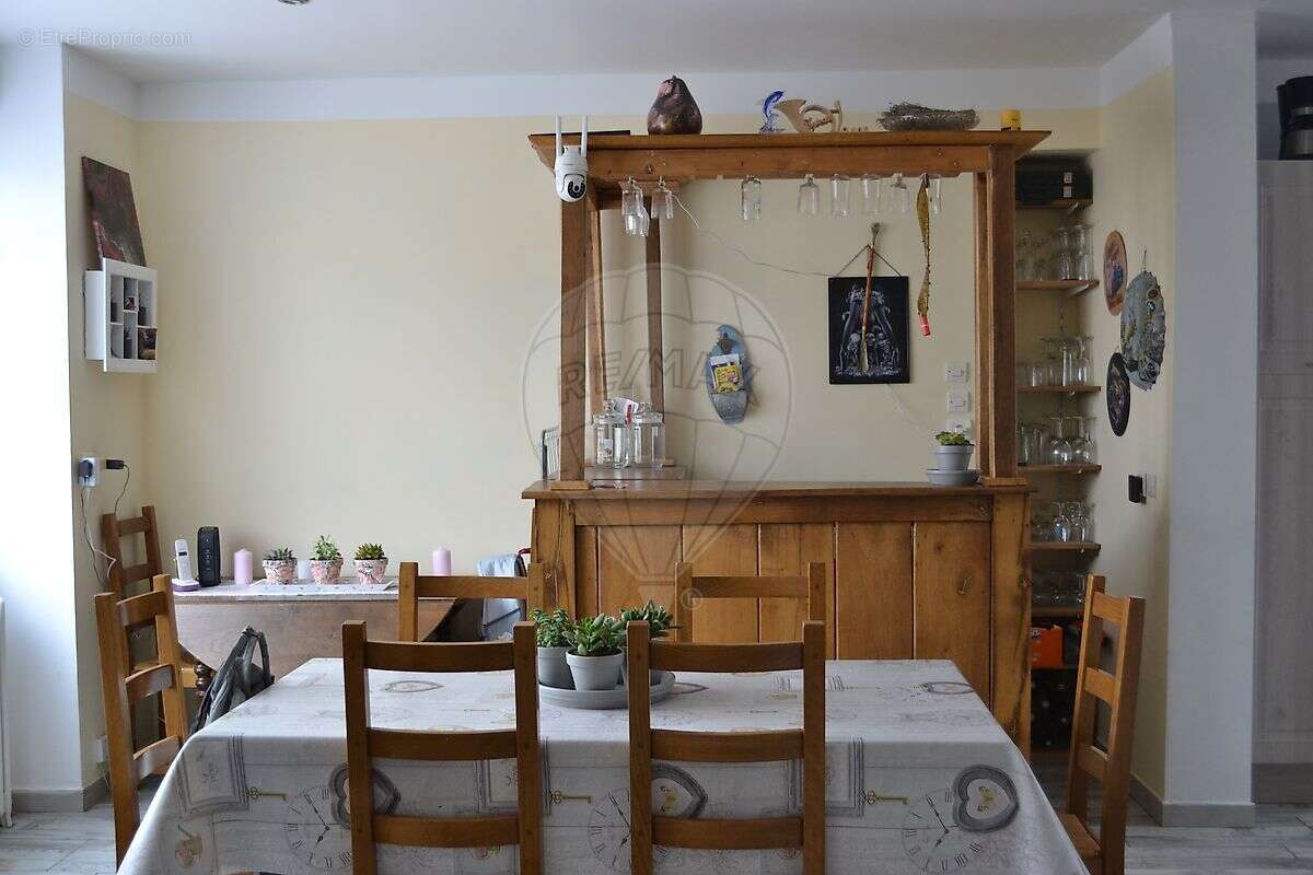 Maison à CERCY-LA-TOUR