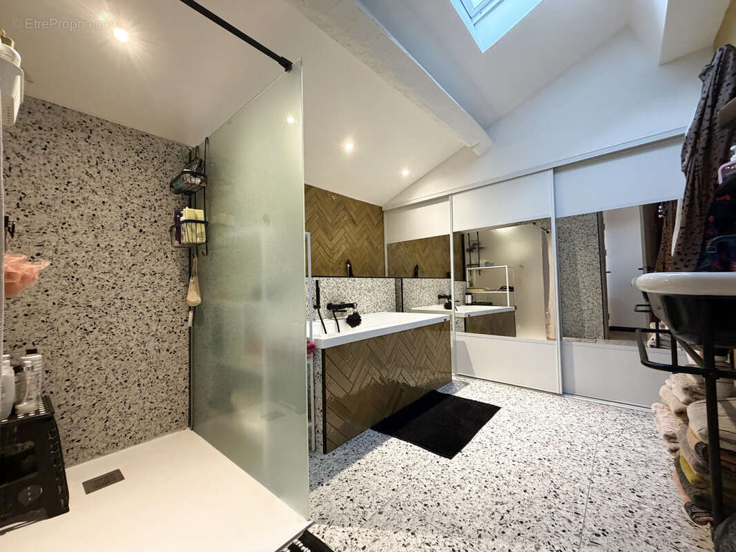 Appartement à PLAN-DE-CUQUES