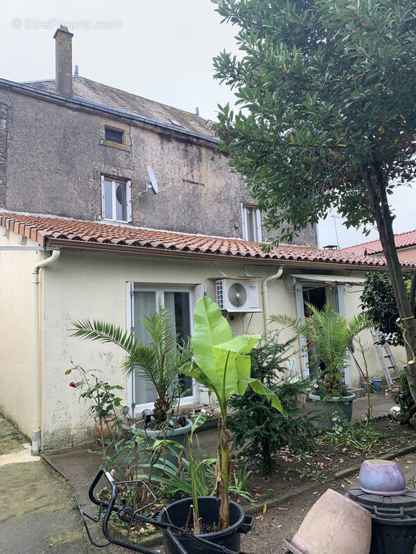 Maison à ANTIGNY