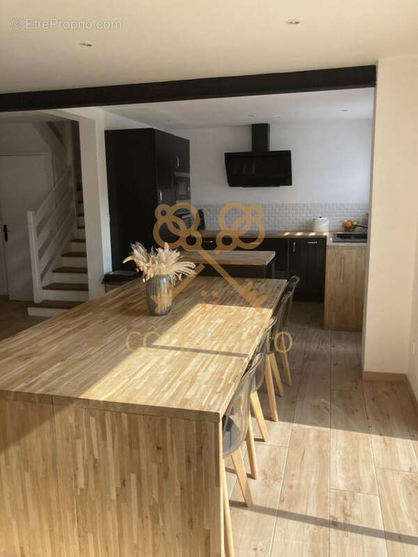 Autre à COURCELLES-LES-LENS