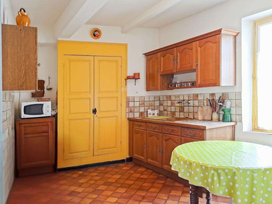 Appartement à VOLONNE