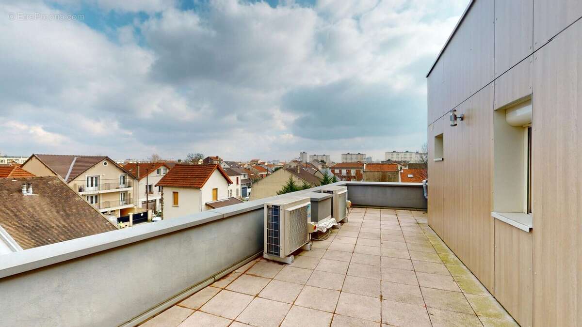 Appartement à LA COURNEUVE