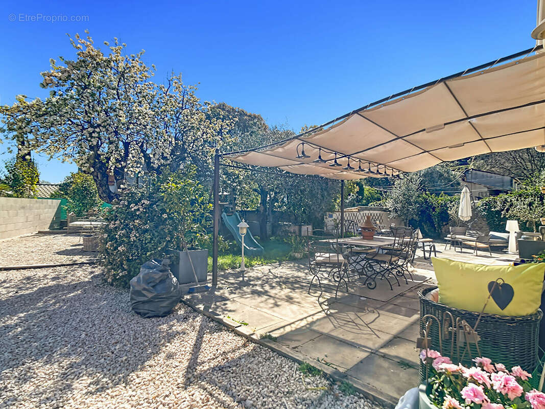 Charmante maison 3 pièces 80 m2 avec stationnement sur parcelle d'environ 350 m2 à vendre Secteur La Bouilladisse 13720 - photo 16