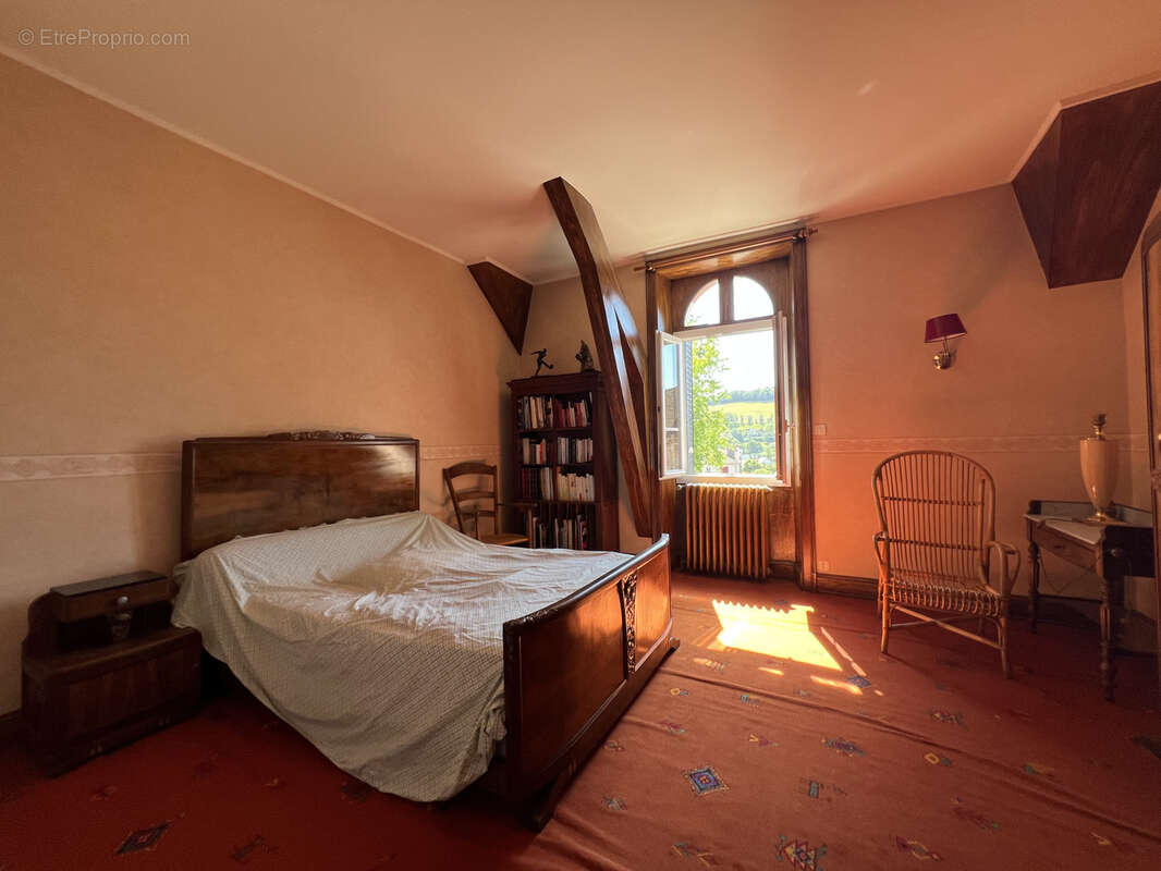 MAISON 7 pièces AURILLAC (15000) avec charmes ancien - photo 10