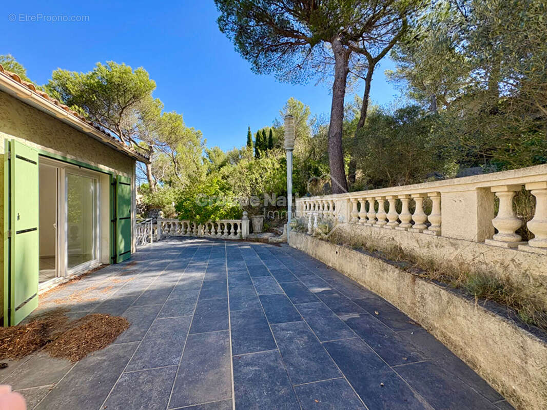 Appartement à LE ROVE