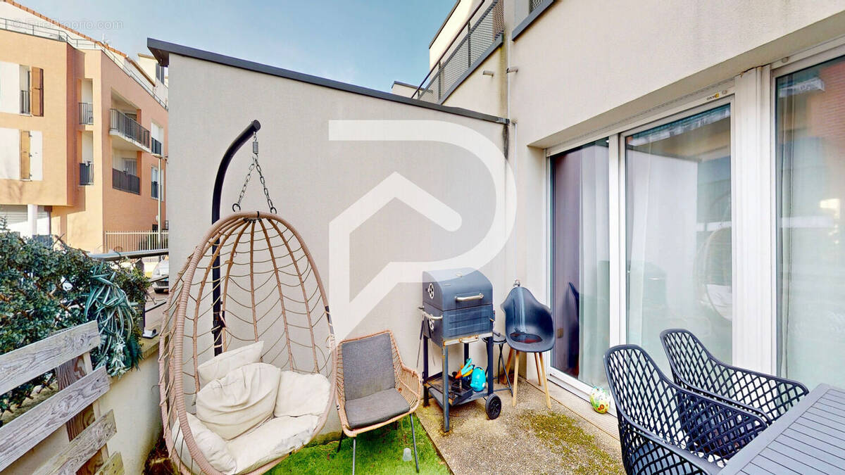 Appartement à CHANTELOUP-LES-VIGNES