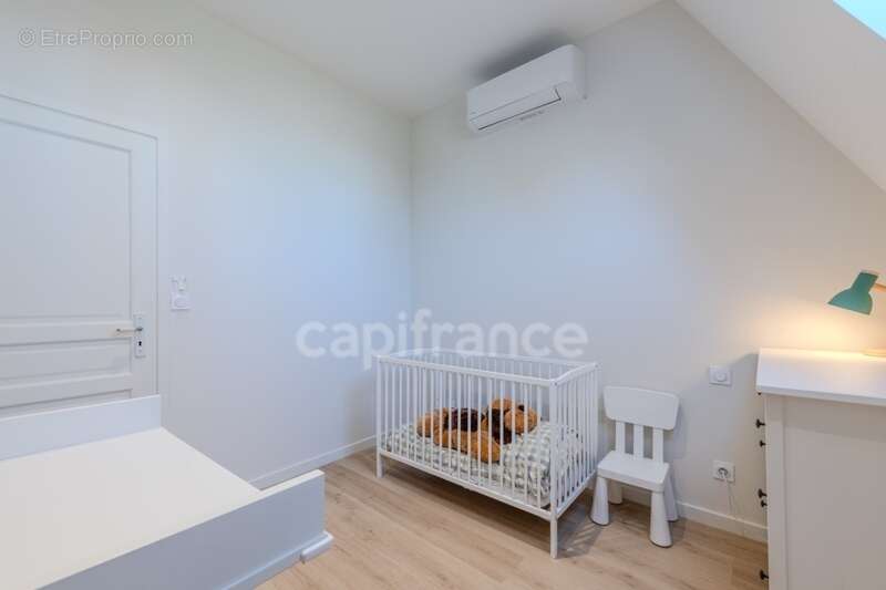 Maison bourgeoise 255 m² entièrement rénovée, parc clos et arboré de 4 303 m² (piscinable), 3 garages, terrasse, jacuzzi - photo 63