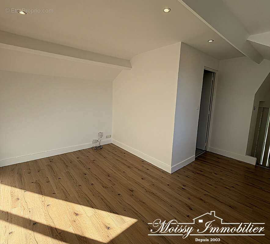 Appartement à MOISSY-CRAMAYEL