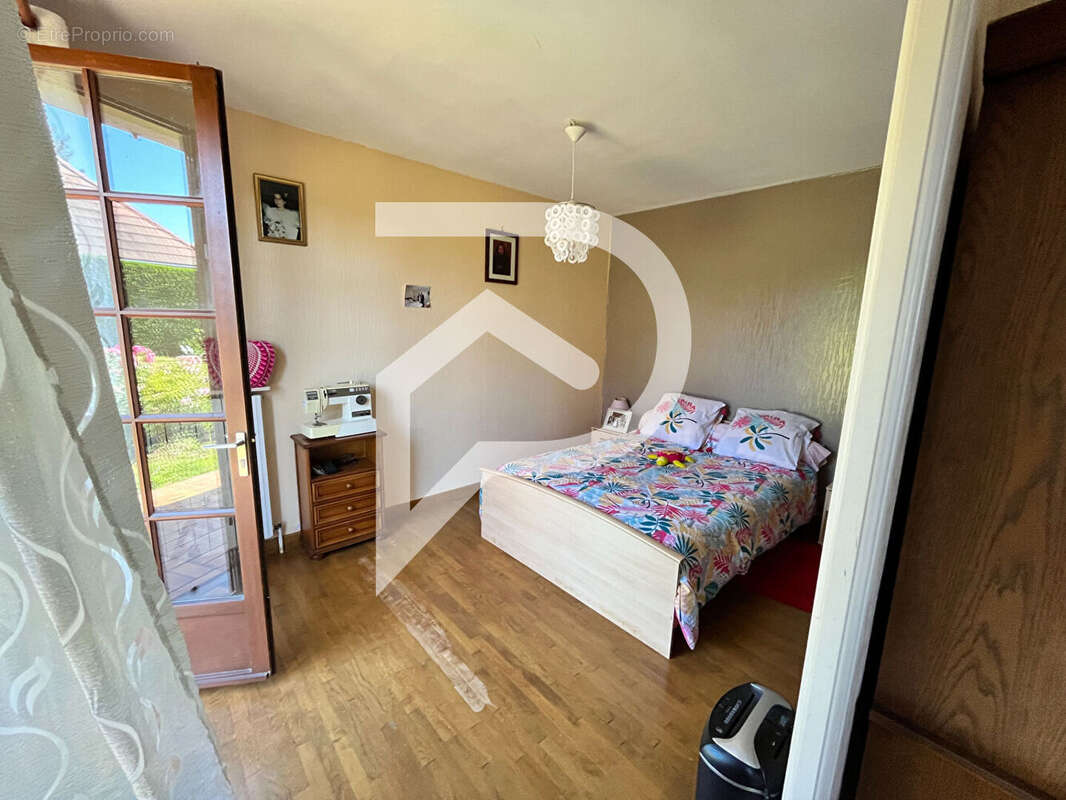 Maison à SAINT-ELOY-LES-MINES