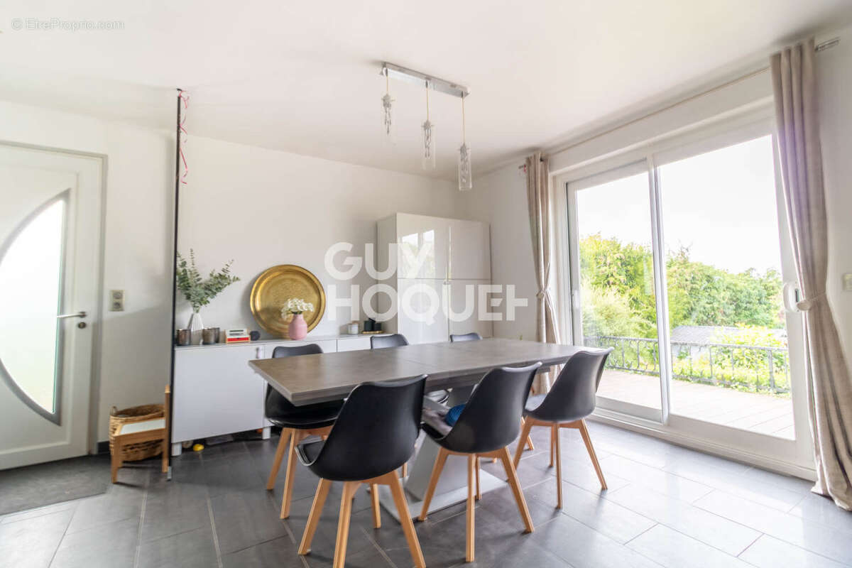 EPÔNE - Grande maison familiale avec deux logements indépendants, dépendances et terrain de 1 258 m² - photo 7