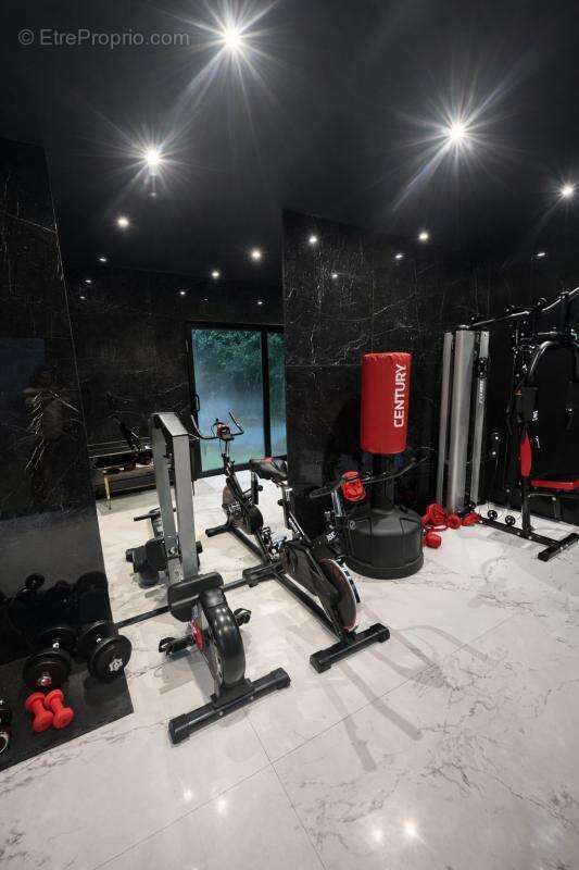 Maison à SAINT-MAUR-DES-FOSSES