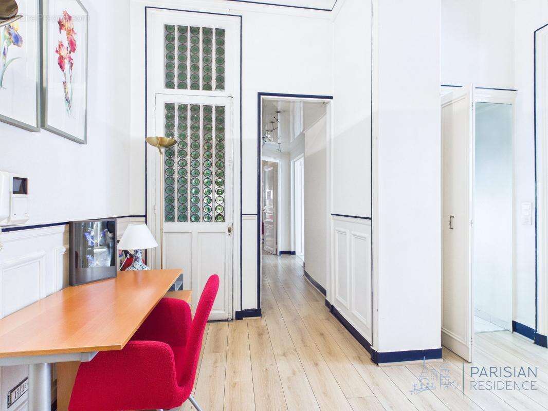 Appartement à PARIS-8E