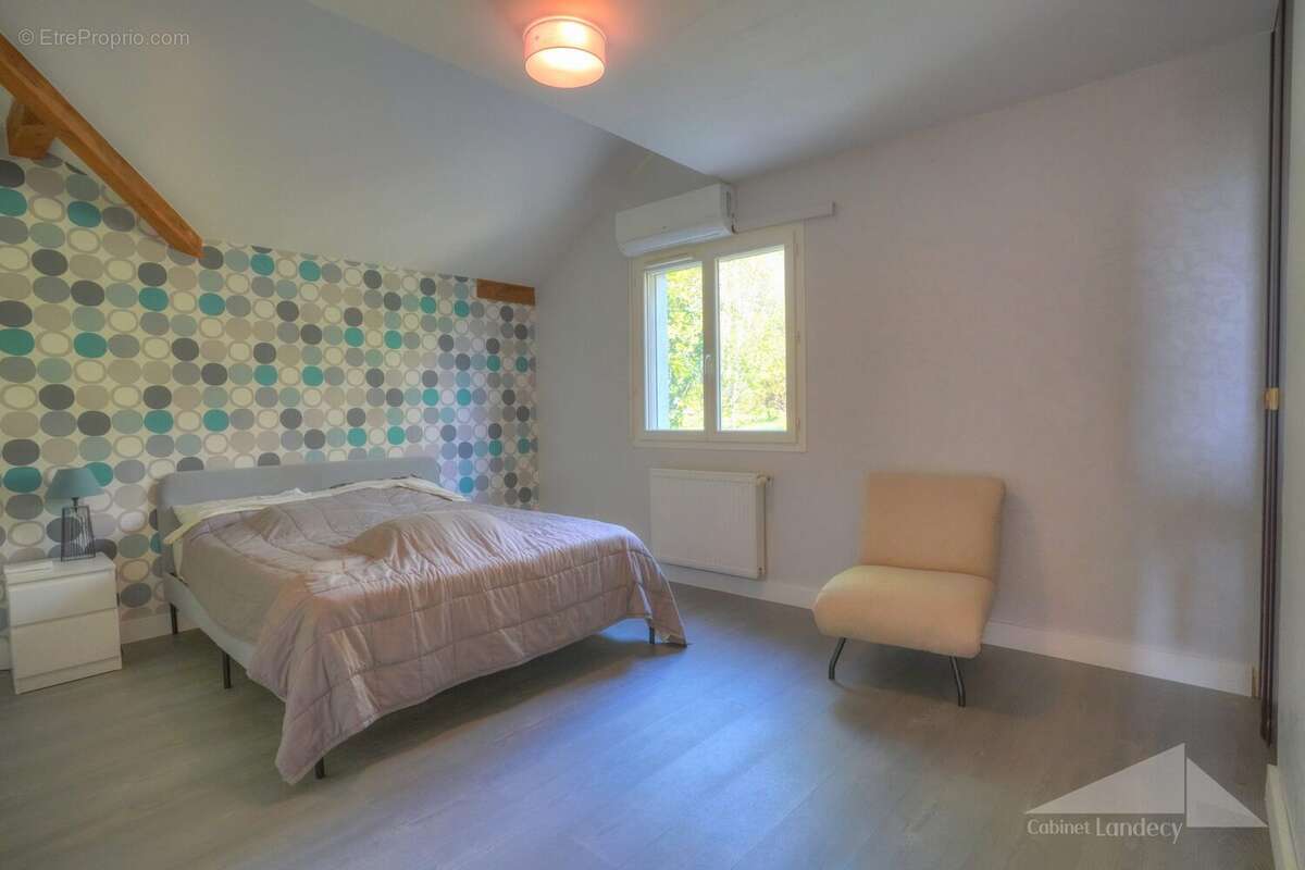 Maison à SERGY