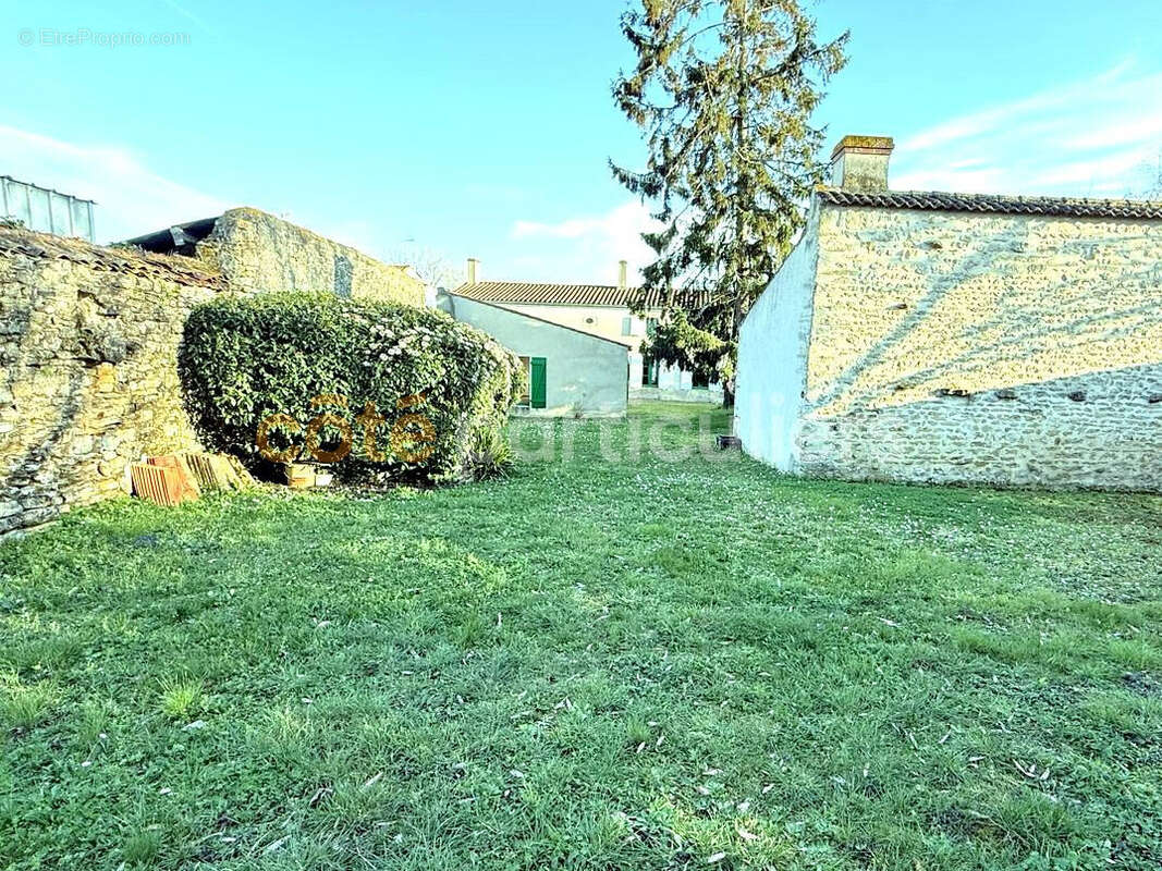 Maison à SAINT-MICHEL-EN-L'HERM