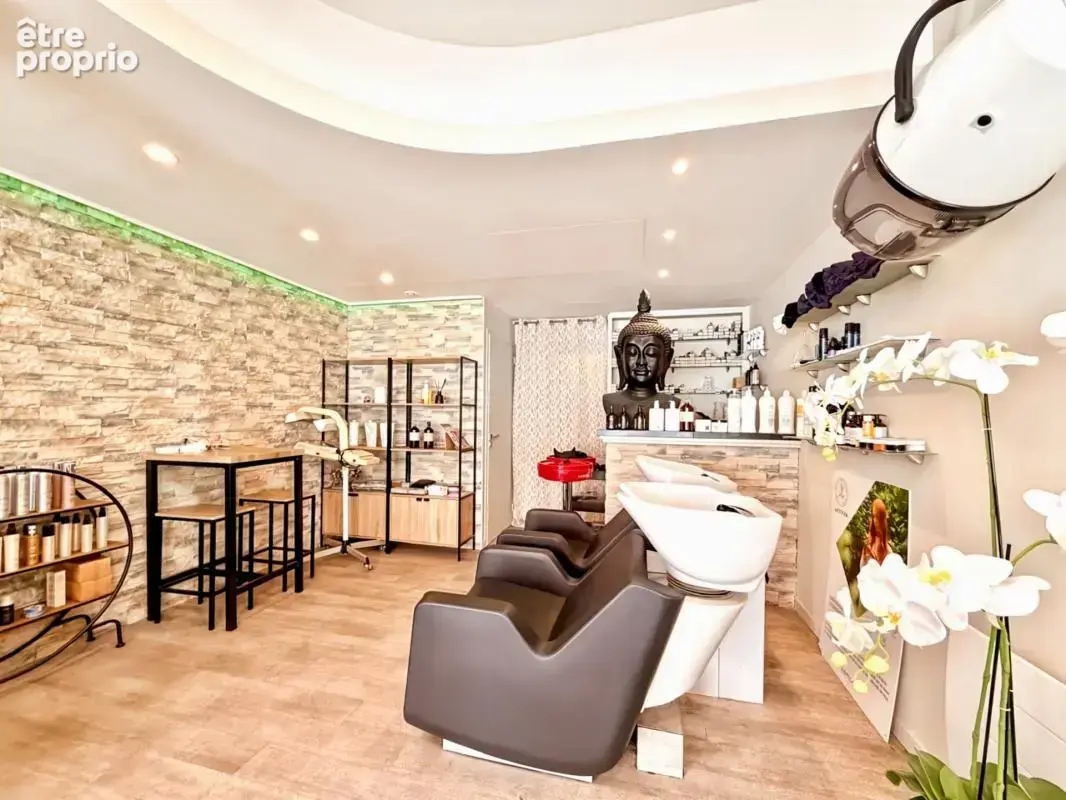 À vendre – salon de coiffure – bel emplacement  centre-ville - photo 2
