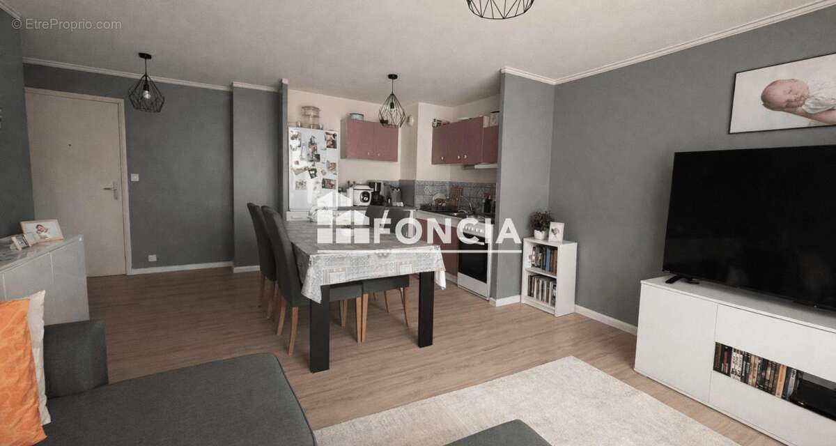 Appartement à MARSEILLE-4E