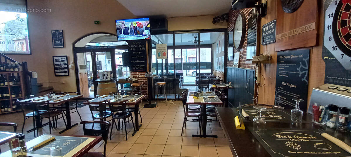 Commerce à QUARANTE