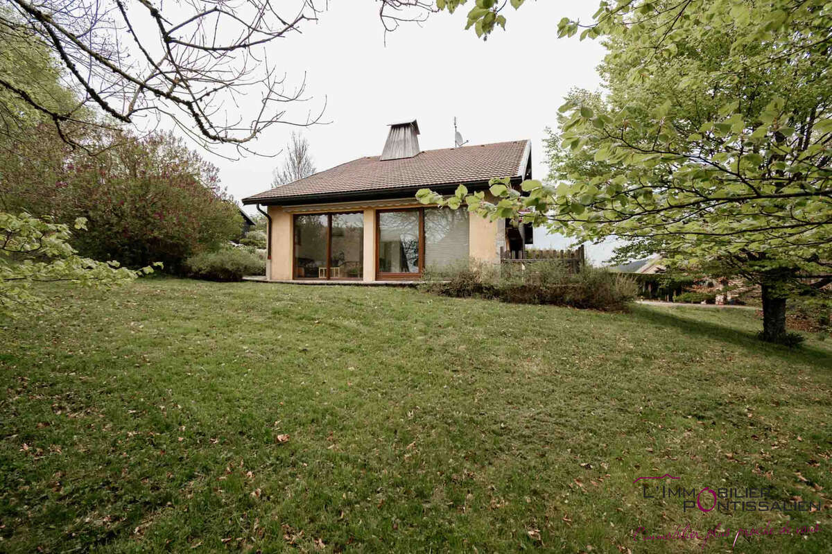 Maison à MAISONS-DU-BOIS-LIEVREMONT
