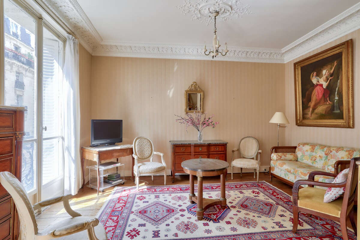 Appartement à PARIS-15E