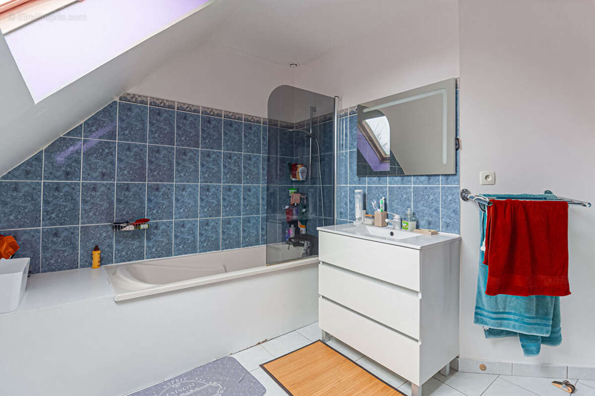 Maison à SAINT-PIERRE-LES-NEMOURS