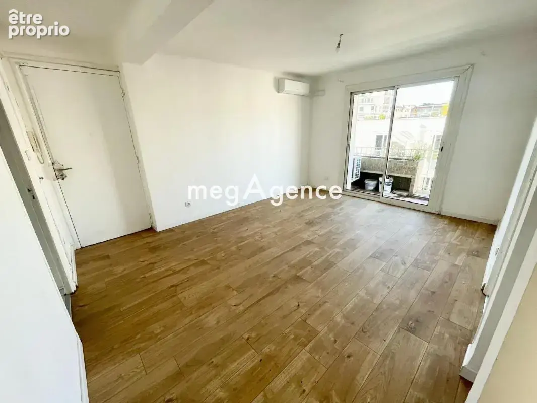 Appartement rénové avec balcons et vue dégagée - photo 3