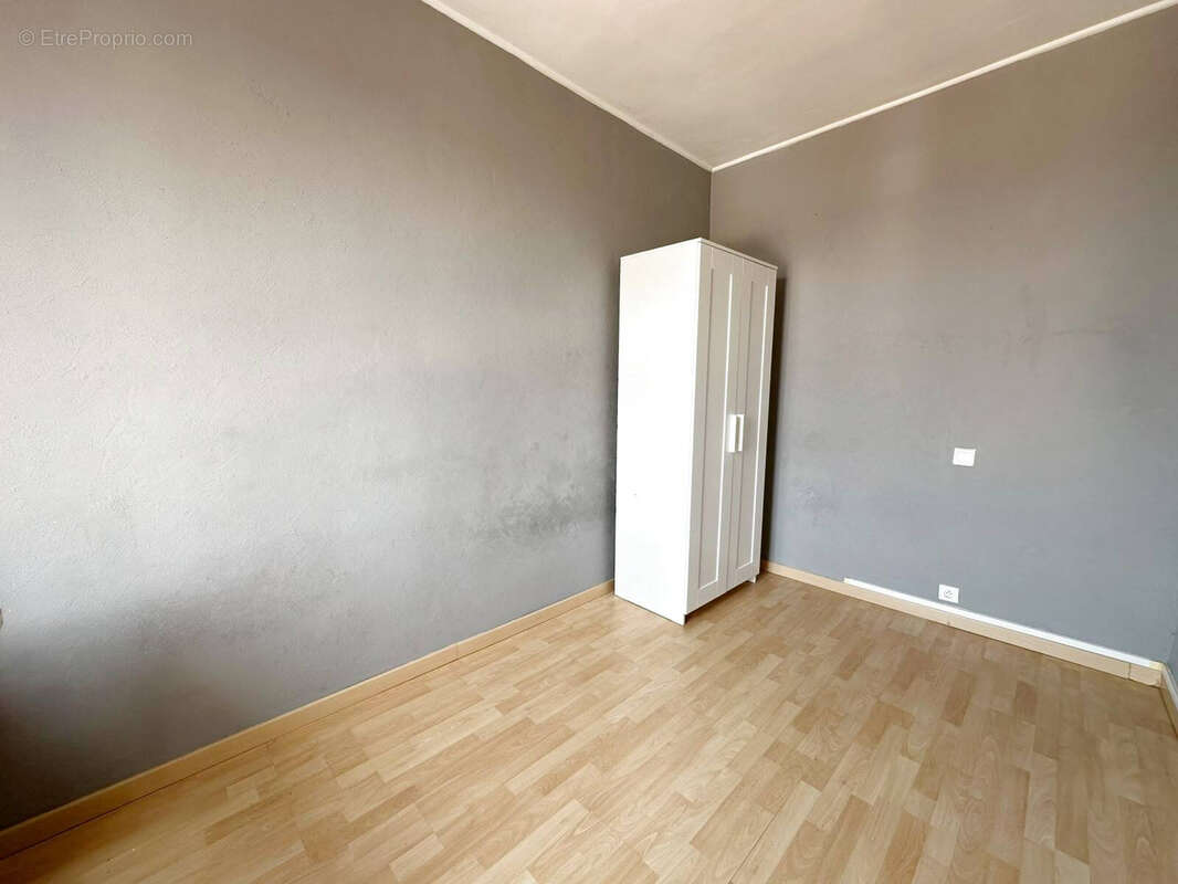 Appartement 3 pièces de 47.5 m2 - Place Adamville / Kennedy - photo 3