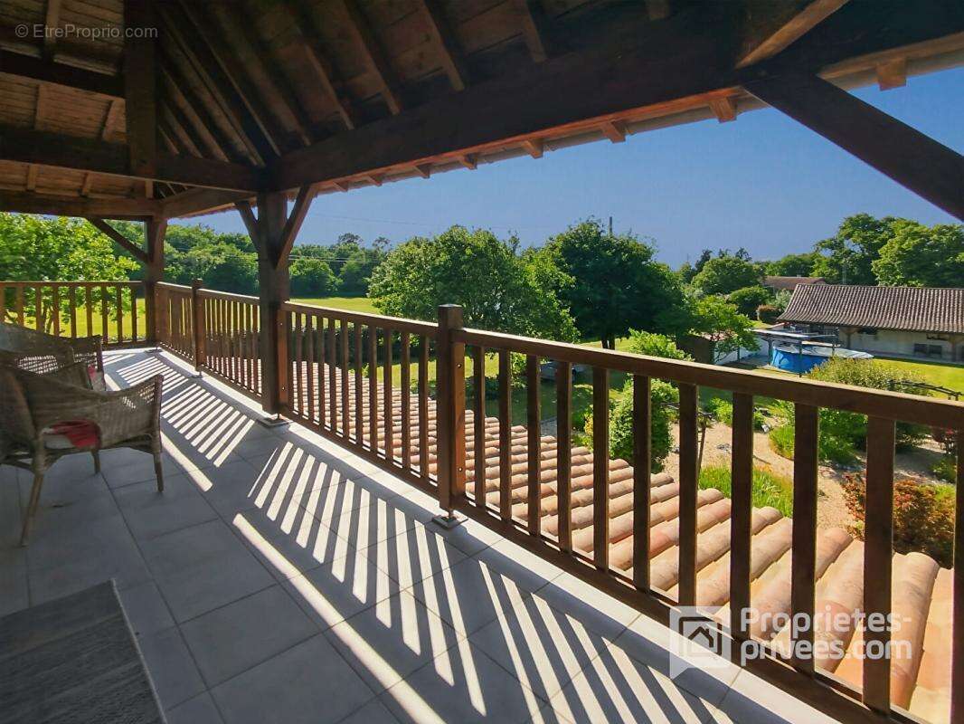 Maison à SAINT-VINCENT-DE-CONNEZAC