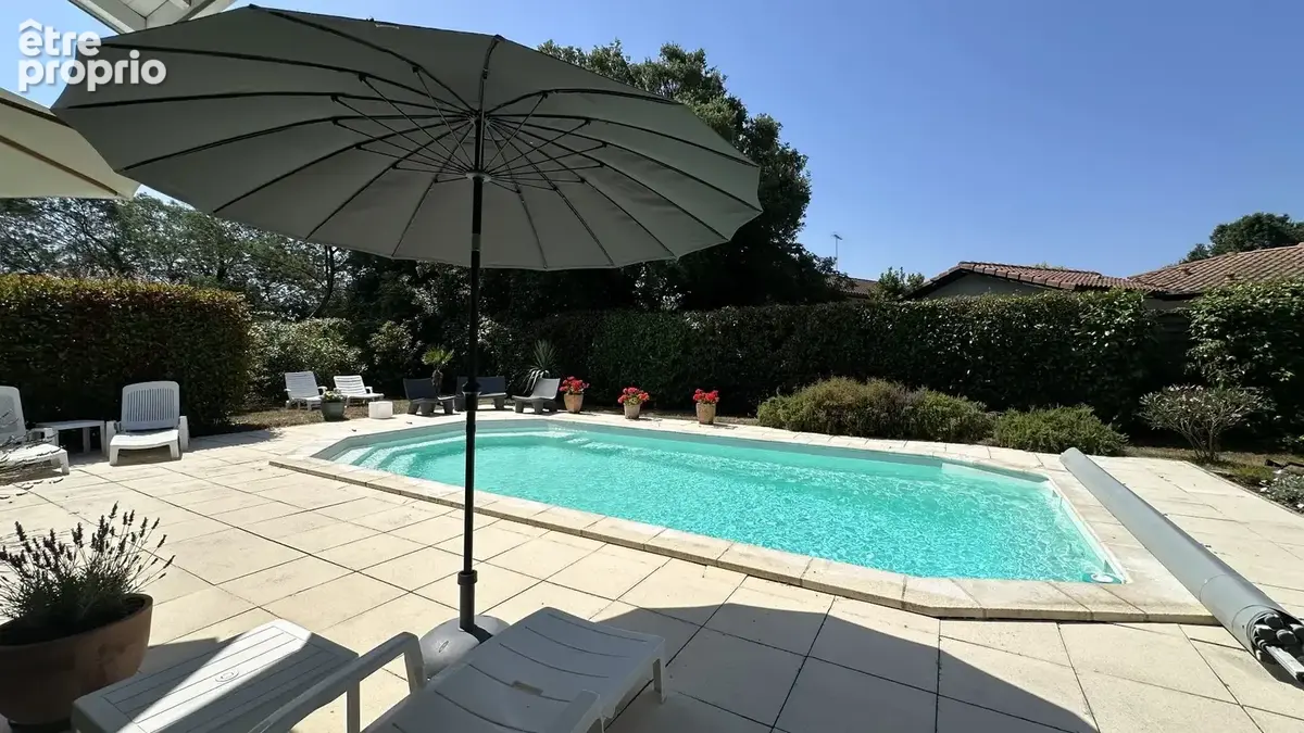 GOLF ET CENTRE VILLE VILLA A PIED POUR CETTE VILLA DE 6 Pièces de 150 m2 sur une parcelle de 800 m2 avec piscine - photo 21