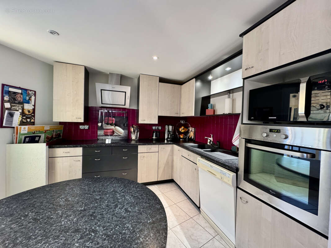 Maison à SAINT-ETIENNE-DE-FOUGERES