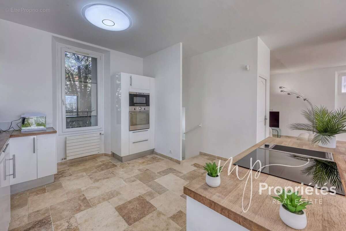 Maison à BORMES-LES-MIMOSAS