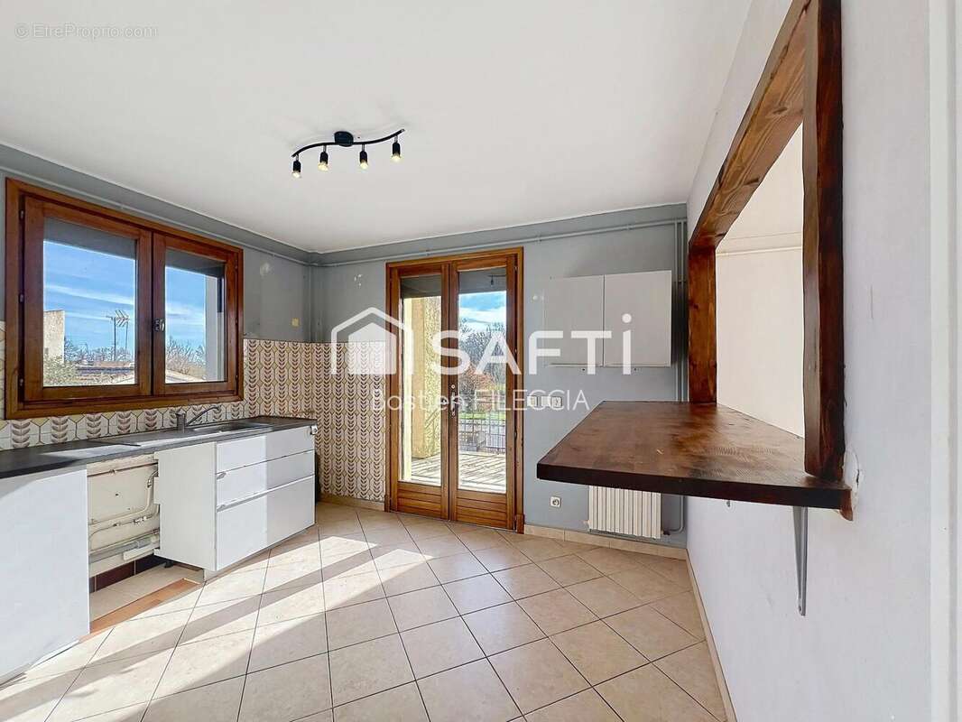 Maison 150 m² à Roquettes  - photo 7